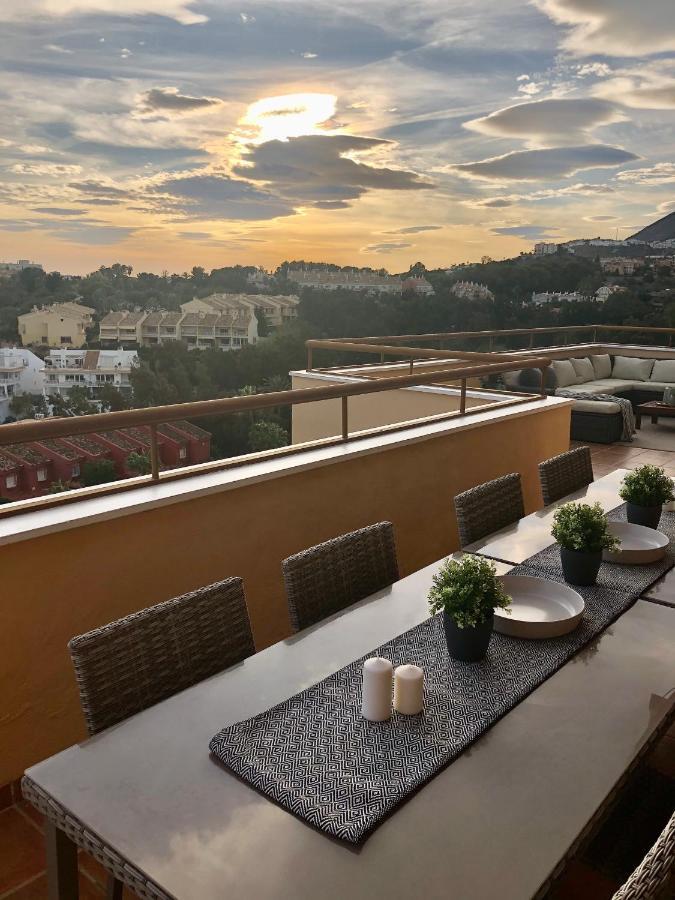 베날마데나코스타 Luxurious Duplex Penthouse With Golf And Sea Views 아파트 외부 사진